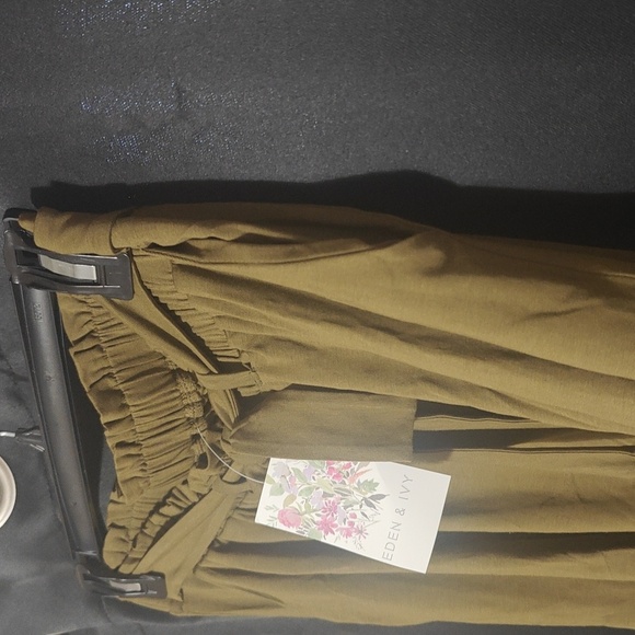 Wide Leg Crop Pants - Picture 6 of 6